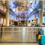 Hotell Moxy Berlin Airport 3*