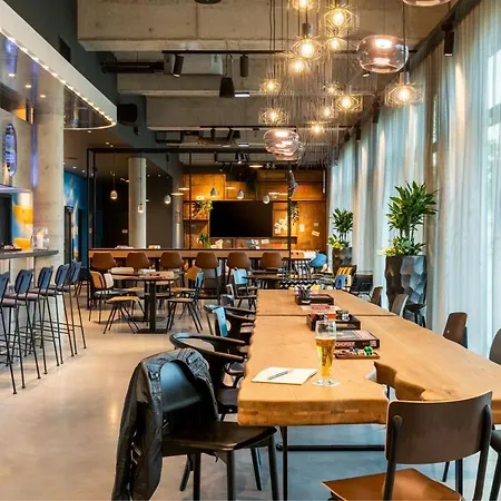 Moxy Berlin Airport Hotel