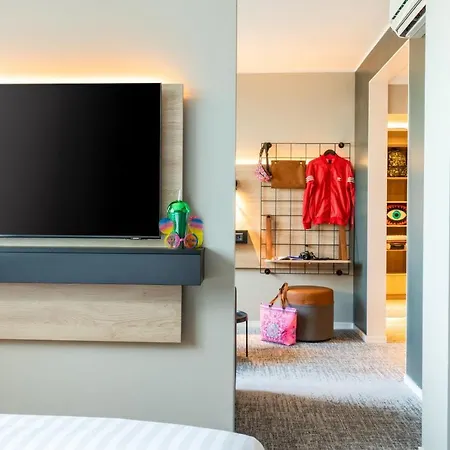 Moxy Berlin Airport Hotel