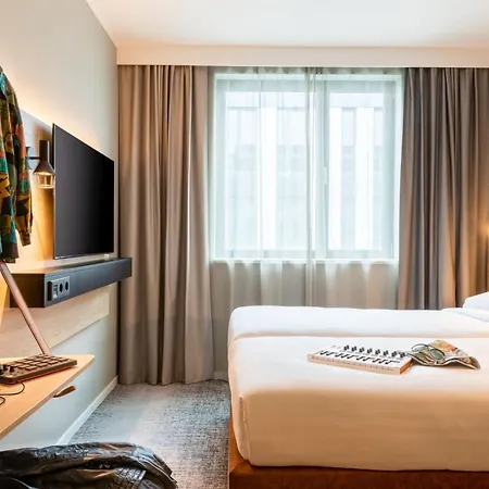 Moxy Berlin Airport Hotel 3*