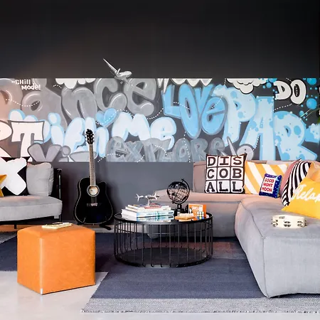 Moxy Berlin Airport Hotel 3*