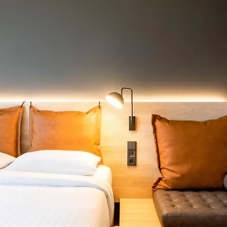Moxy Berlin Airport Hotel 3*