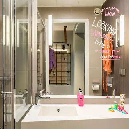 Moxy Berlin Airport Hotel Schoenefeld