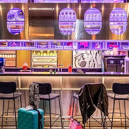 Moxy Berlin Airport 3*