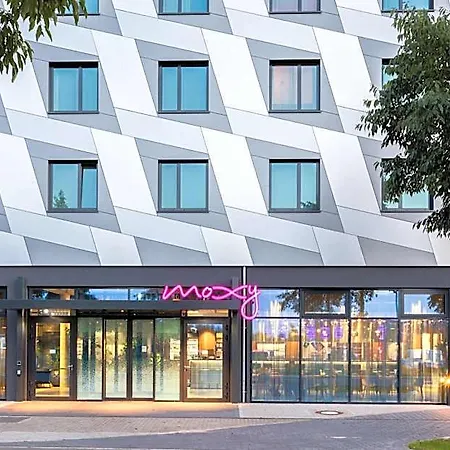 Moxy Berlin Airport Hotel
