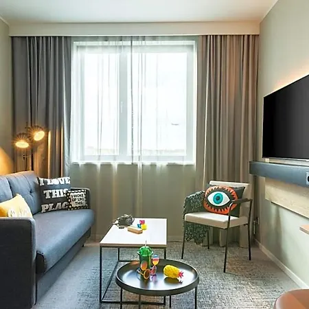 Moxy Berlin Airport 3*