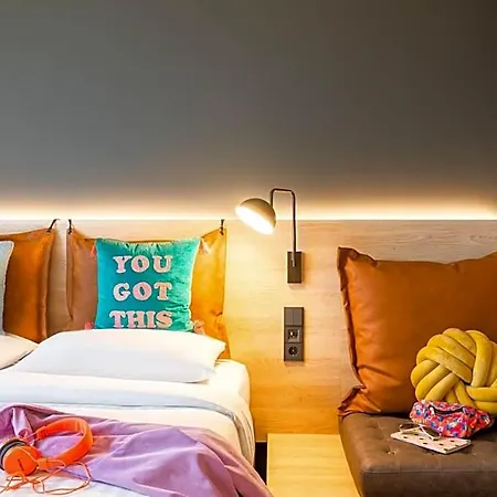 Moxy Berlin Airport Hotel 3*