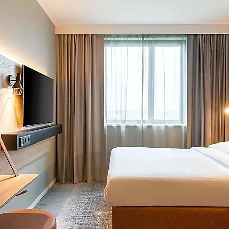 Moxy Berlin Airport Hotel 3*