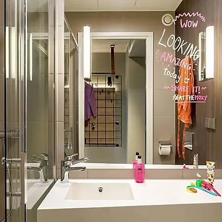 Moxy Berlin Airport 3* Schoenefeld