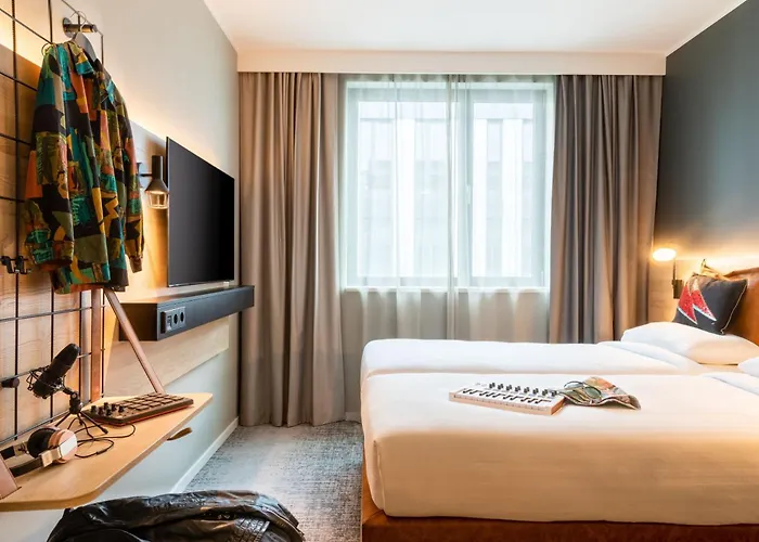 Moxy Berlin Airport 호텔 3*
