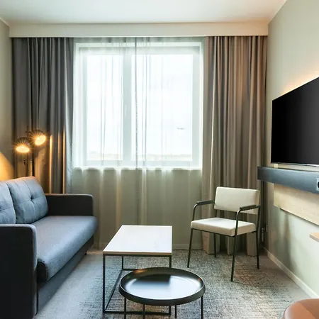 Moxy Berlin Airport Hotel 3*